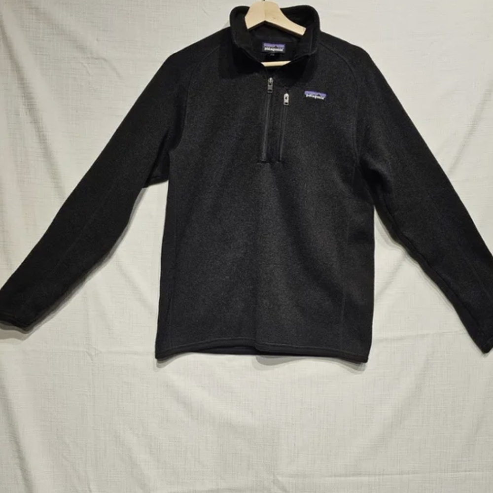Patagonia Men’s Black Half-Zip Fleece Pullover